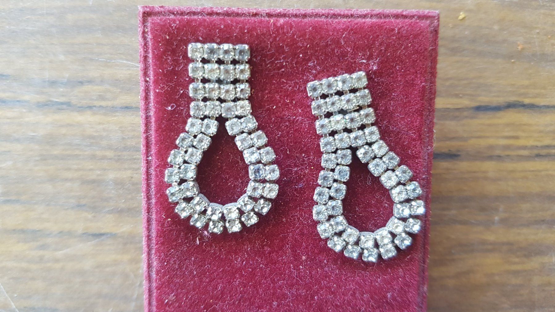 Orecchini pendenti & Orecchini a lobo: Ohrstecker Strass 1950er – Usato da Mörschwil venduto da antiksalon 2