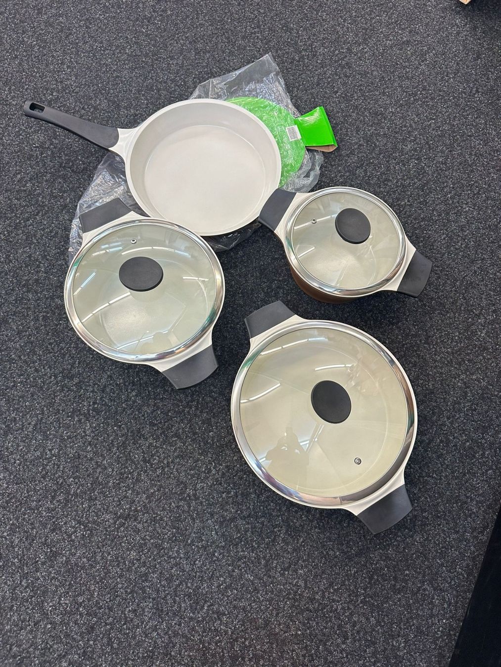 Töpfe: 7-teilig Milano Cast Seramik Topf-Set – Neu (gemäss Beschreibung) aus Reinach AG von evimshop 2