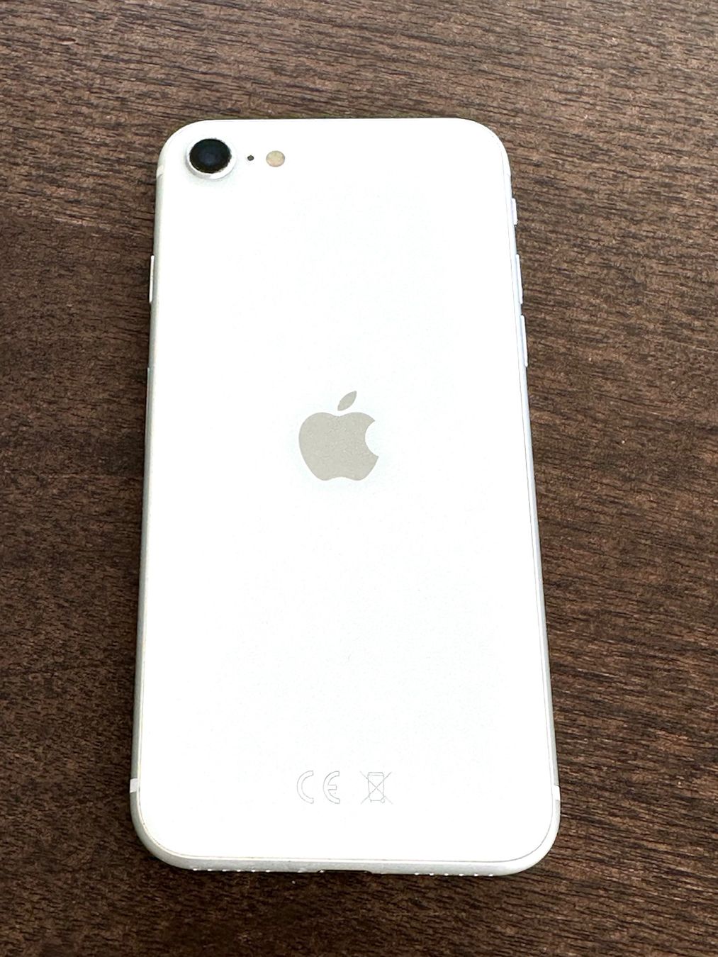 Apple Telefoni cellulari / Smartphones: iPhone SE weiss 128 GB – Usato da Dietlikon venduto da LASSIVA 1