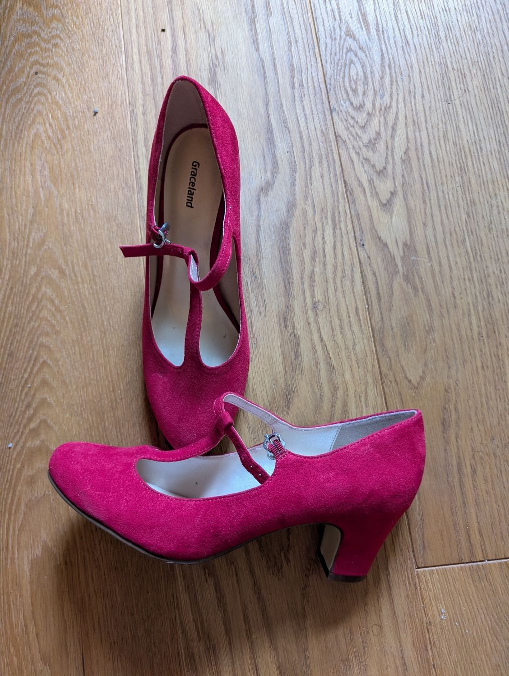 Graceland Scarpe da donna: Schuhe/Pumps rot  – Nuovo (secondo la descrizione) da Bonstetten venduto da Ghwynnlian 1