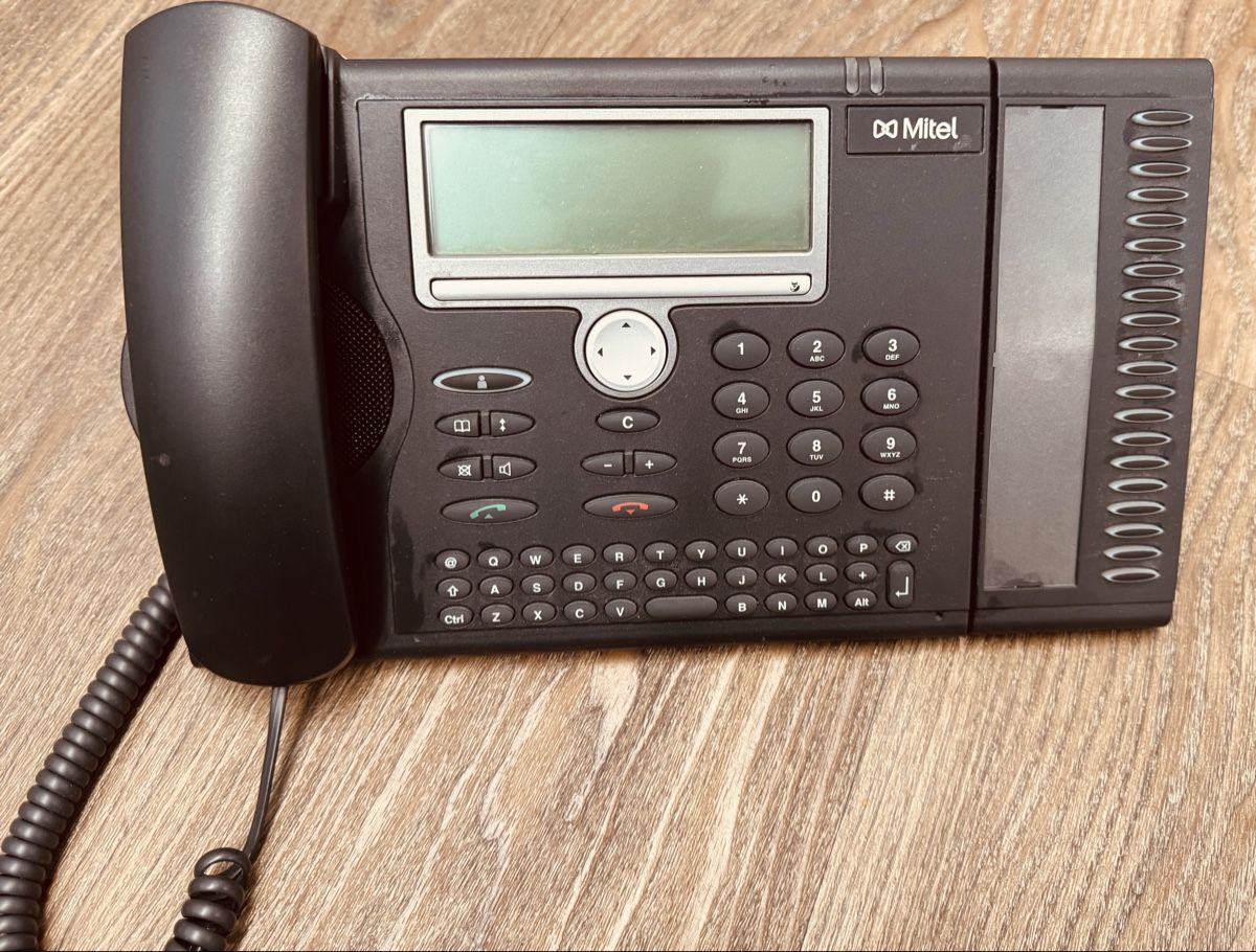 Mitel Telefone: Mitel Telefon 5380 ad2 mit KBM – Gebraucht aus Hünenberg von Robe0