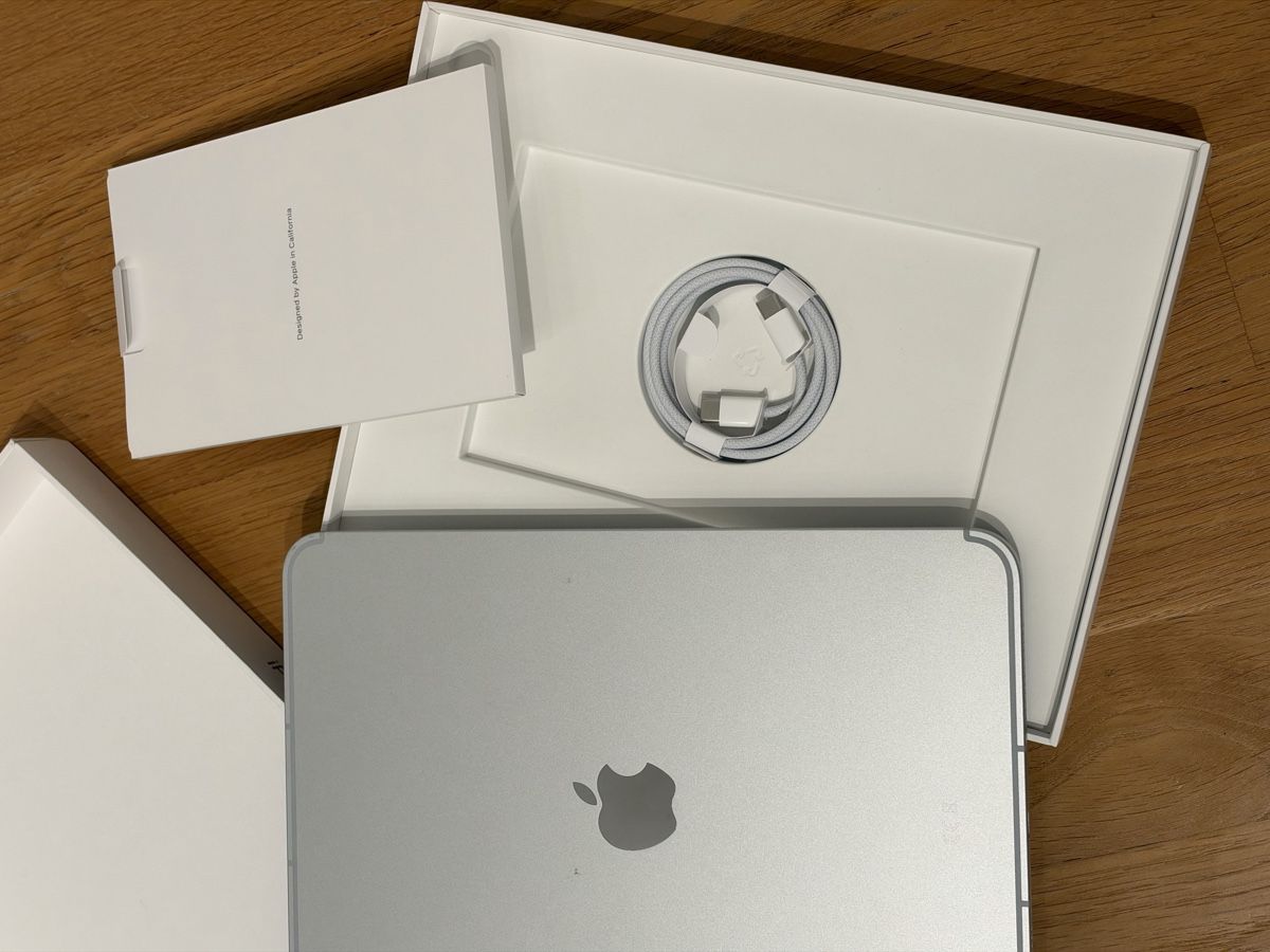 Apple Tablet PC: iPad A16 WiFi & cellular  – Nuovo (secondo la descrizione) da Zürich venduto da rawandworn 1