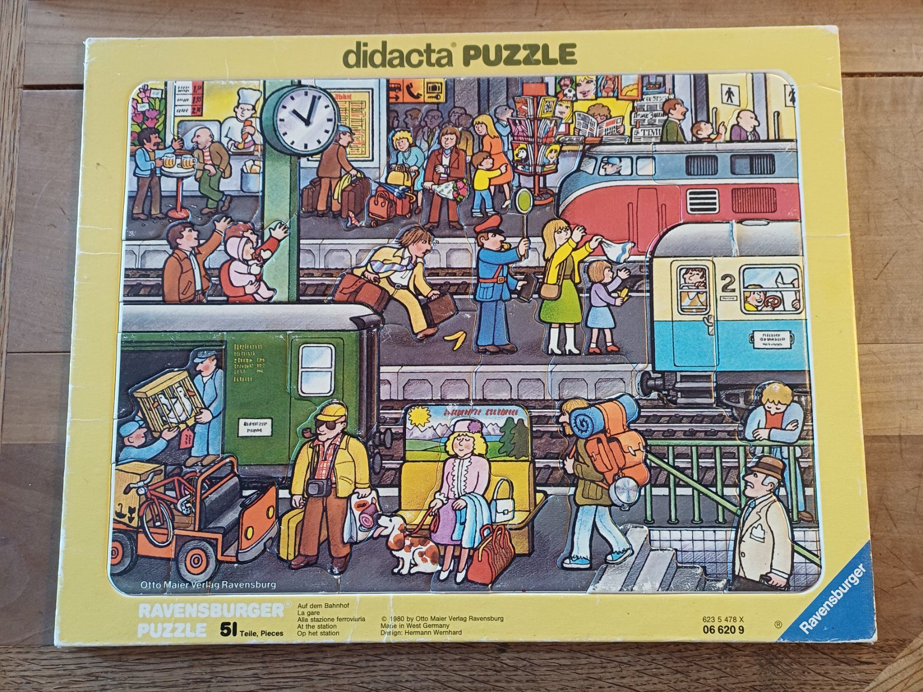 Ravensburger Puzzles: Ravensburger Puzzle "Auf dem Bahnhof", 51 Teile – Gebraucht aus Ringoldswil von drache13