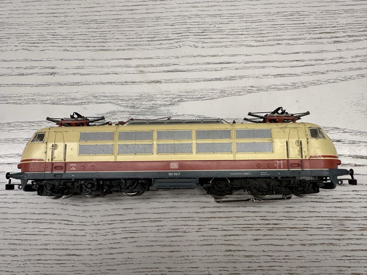 Märklin Modellini di ferrovie: Märklin 3054 DB BR 103 – Usato da Lupsingen venduto da New-Haven 3