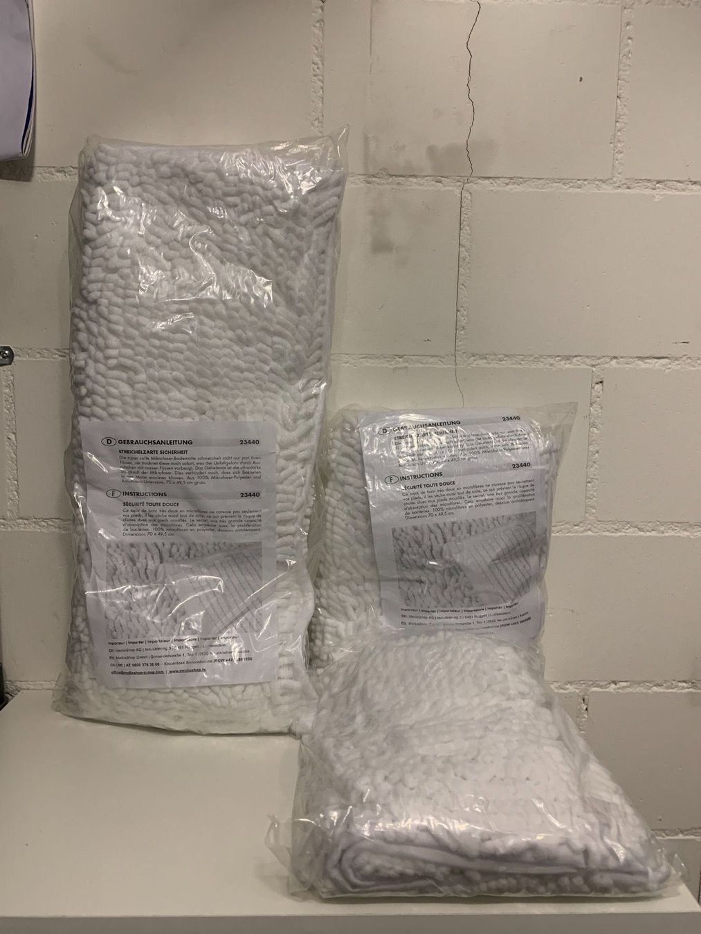 Teli da bagno: Mikrofaser-Badematte mit Anti-Rutsch – Nuovo e nell'imballaggio originale da Wetzikon ZH venduto da Armend-08 3