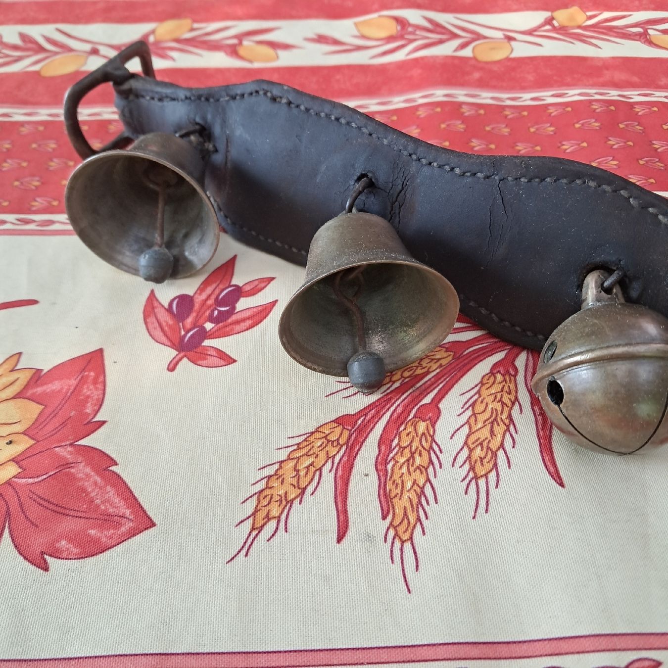 Cloches & sonnailles: GLOCKEN - GESCHELL – D'occasion à Murten par SHETHOF 2