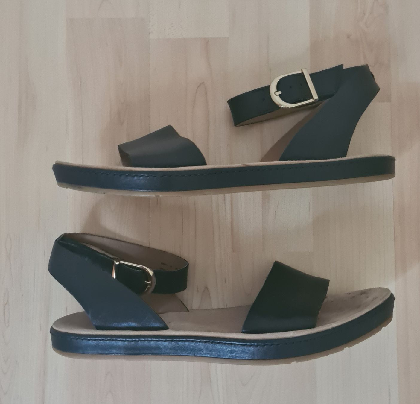 Clarks Chaussures femmes: Leder Sandalen Clarks Gr. 38 – D'occasion à Ennetbaden par lili2003