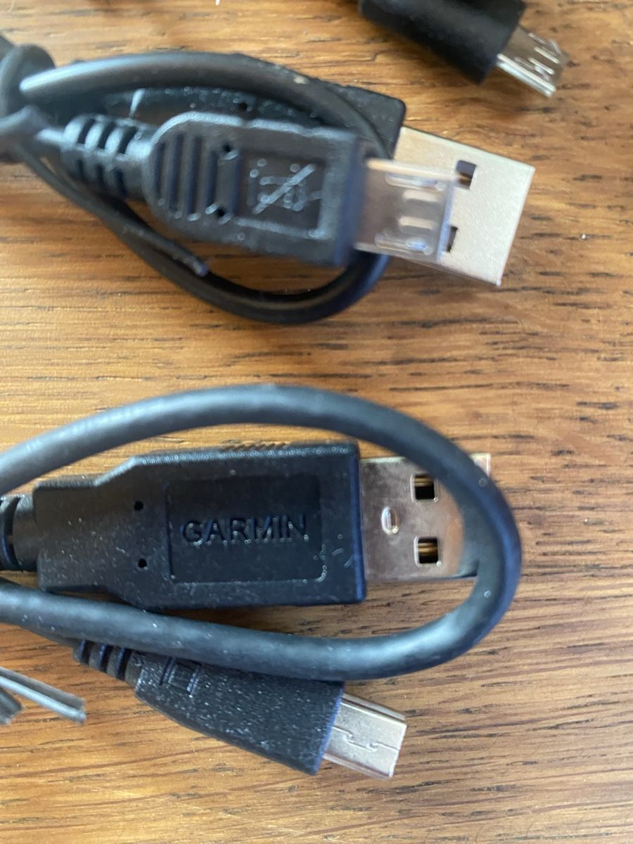 Câbles: 11 USB Kabel mit verschiedene Anschlüsse – Neuf (Voir description) à Oftringen par Orayamon86 1
