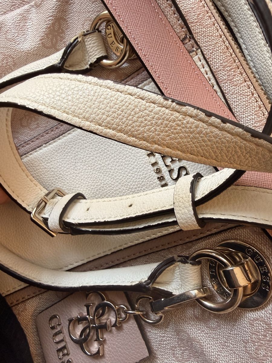 Guess Sacs femmes: Guess Tasche pink  – D'occasion à Belp par Lu96 2
