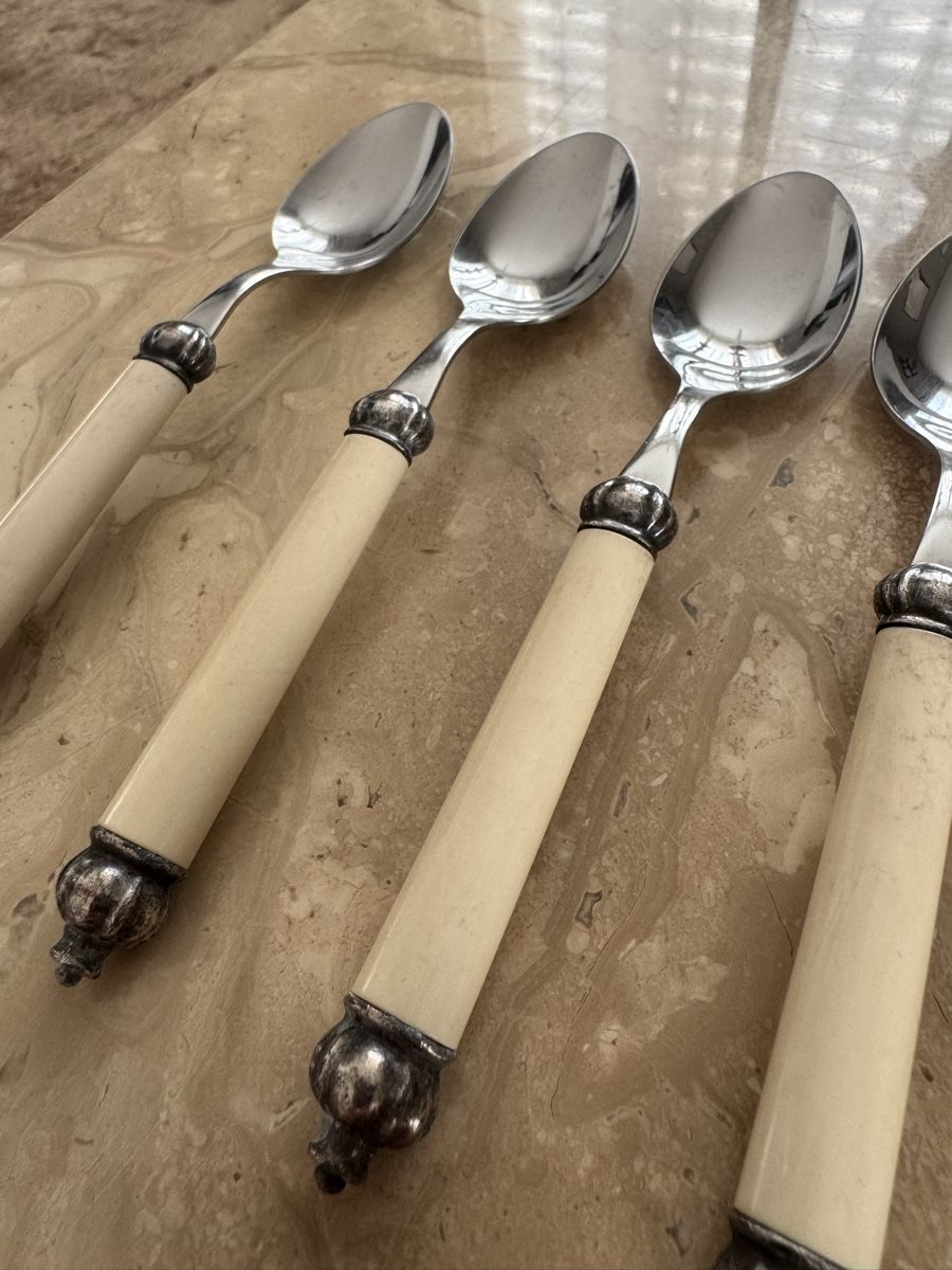 Set di posate: Bugatti for Vietri Besteck, Vintage ??silver/versilbert?? – Usato da Galgenen venduto da rpoto 1