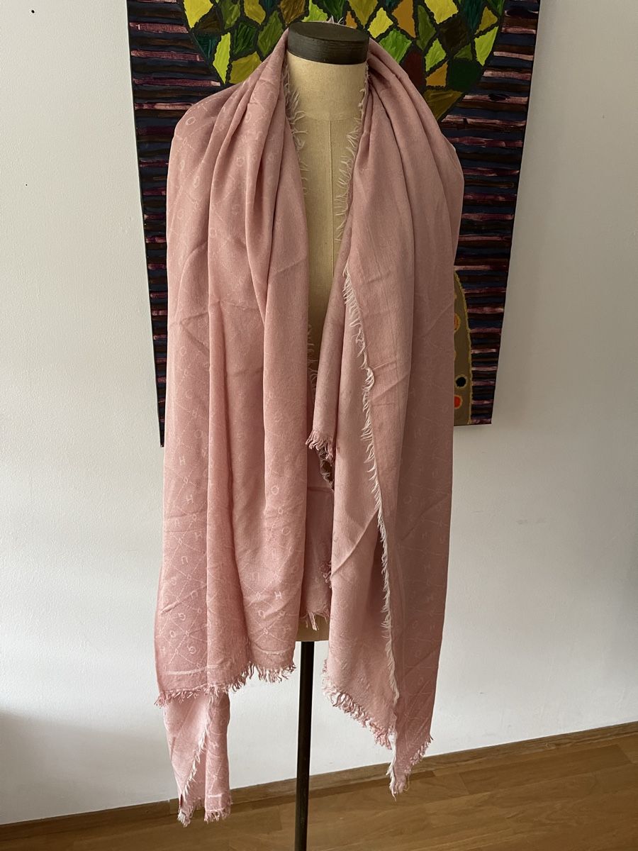 Hugo Boss Foulards, Tücher & Schals: Hugo Boss Schal – Gebraucht aus Stallikon von BaumArt 1