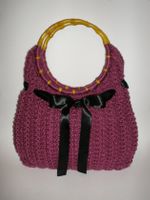 Neu! Handtasche gestrickt, Farbe: Waldbeere, u.Satinschlaufe
