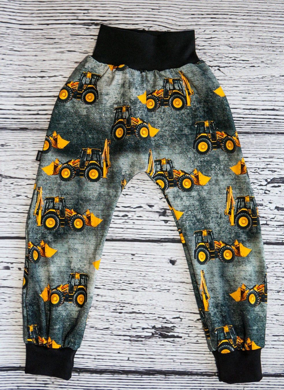 Pantaloni: Pumphose mit Bagger Gr. 104/110 - NEU – Nuovo e nell'imballaggio originale da Zürich venduto da sambaum 1