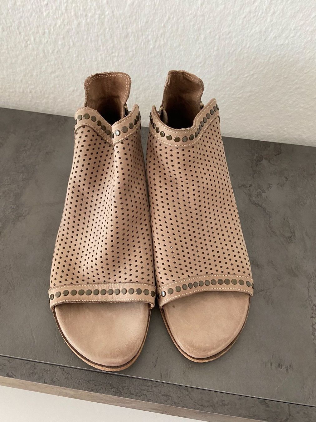 Scarpe da donna: Sandale Gr 40 Leder – Nuovo (secondo la descrizione) da Frenkendorf venduto da kokira
