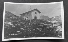 Segneshütte, belebt/ Flims ca. 1930