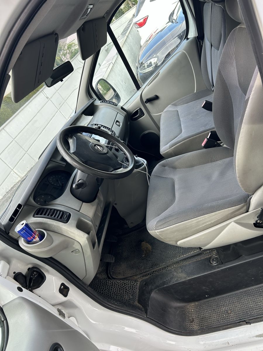 Veicoli commerciali: Opel Vivaro 2.0 Diesel  – Usato da Sursee venduto da fer_n6vf 8