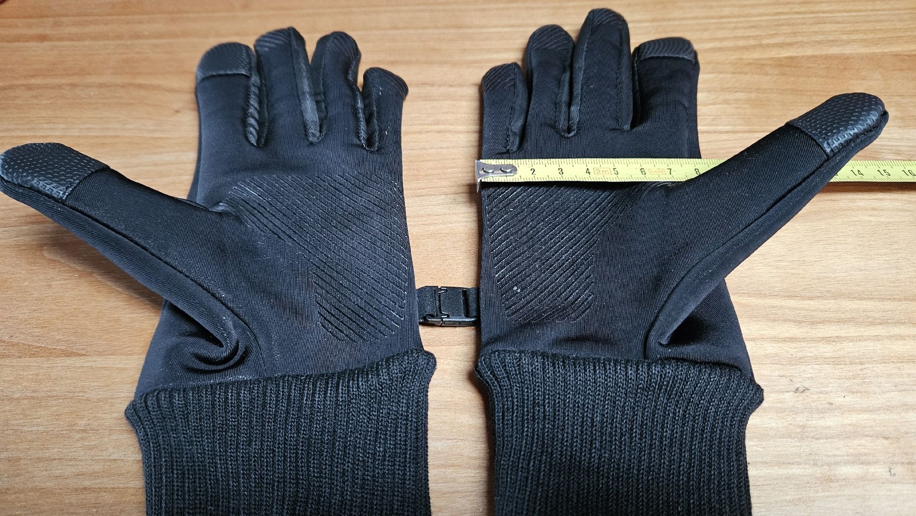 Guanti & manicotti: Wasserfeste Handschuhe Sport schwarz S/M – Nuovo e nell'imballaggio originale da Hildisrieden venduto da Schteigeiss 2