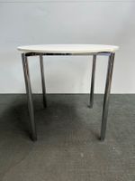 026 FRITZ HANSEN Plano Bistrotisch rund