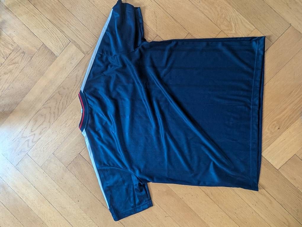 Lotti di vestiti: adidas Trainings/Freizeit Set mit Shirt und Hose – Usato da Zürich venduto da Pabloo17 2