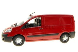 Citroën Jumpy II Lieferwagen Phase I 2007-2012 rot / schwarz