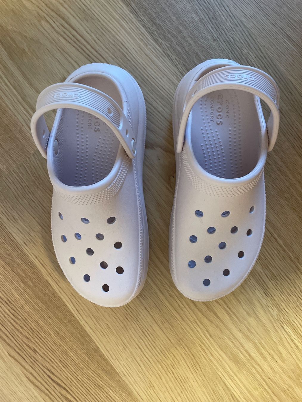 Crocs Scarpe da donna: Crocs NEU hellrosa Gr. 7 (37/38) – Nuovo (secondo la descrizione) da Zumikon venduto da tim_8yk2 4