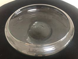 Mundgeblasene Glasschale. Durchmesser ca. 26 cm.