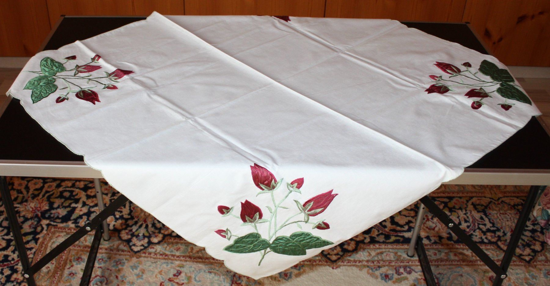 Biancheria da letto: Napperon Tischdecke weiss bunt (11) – Usato da Flüelen venduto da Diversicum-Vintage 4
