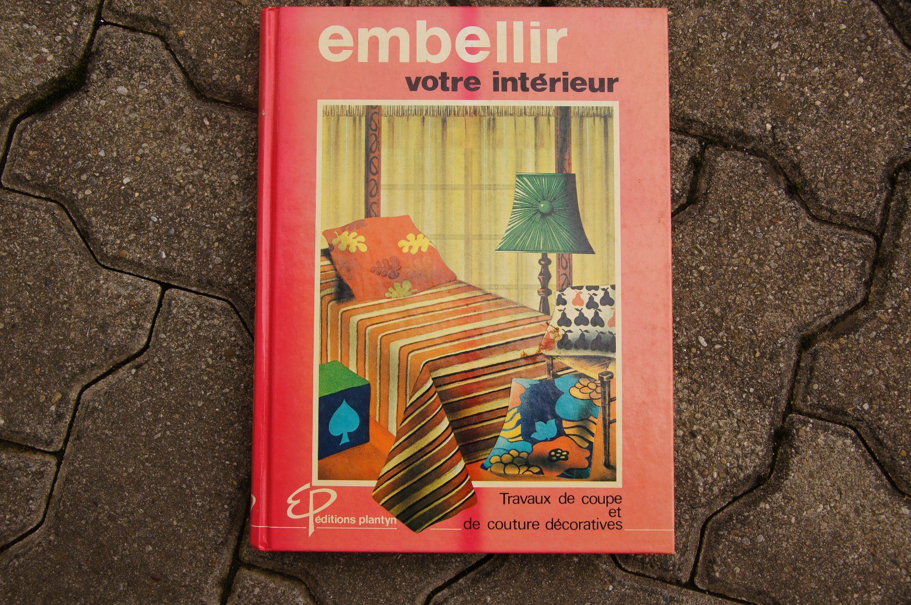 Livres: Embellir votre intérieur – D'occasion à Sierre par Erjou
