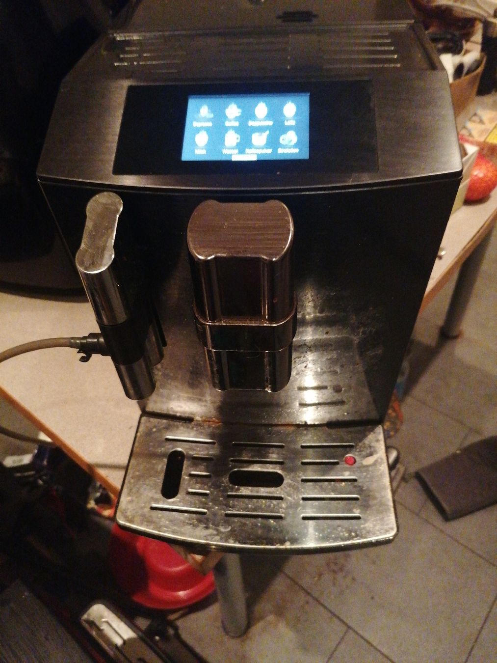 Macchine per caffè & Macchine per espresso: Kaffeemaschine vollautomatisch – Usato da Stansstad venduto da kam_5wgj