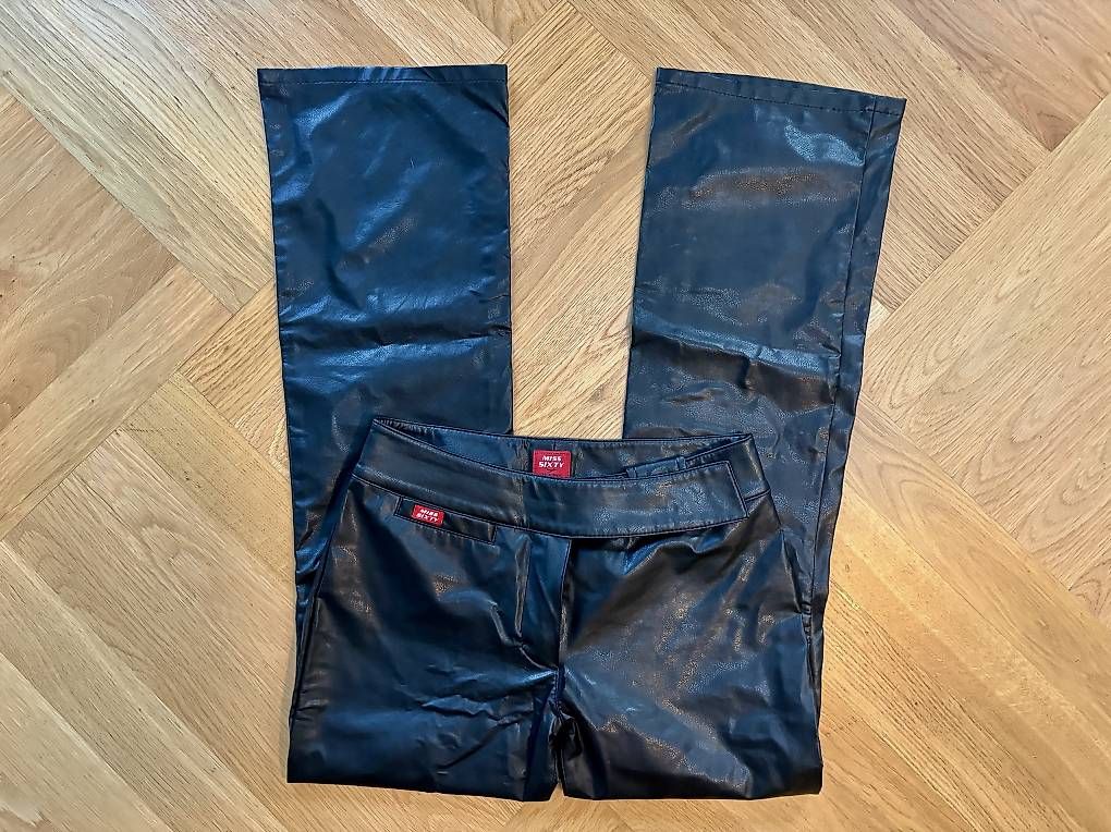 Miss Sixty Hosen: Miss Sixty Roxy II Kunstleder – Gebraucht aus Zürich von VintageMissSixty