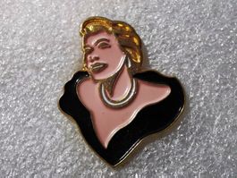 Ansteckpin 61: Frau