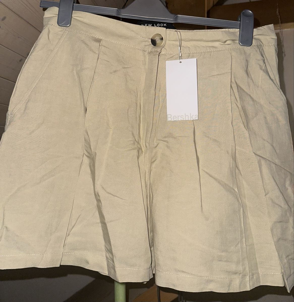 Bershka Pantaloni: Shorts, EU 44, NEU! – Nuovo e nell'imballaggio originale da Gutenswil venduto da jus_nr7h 2