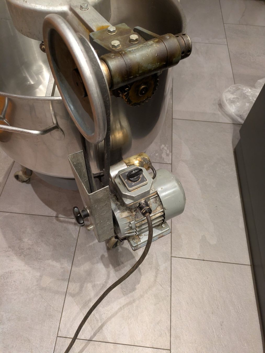 Elettrodomestici da cucina: Knetmaschine – Usato da Affoltern am Albis venduto da Wisel80 3