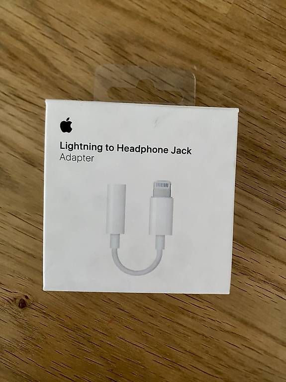 Laufwerke & Adapter: Apple Lightning to Headphone Jack – Gebraucht aus Madiswil von jlb_9dnq