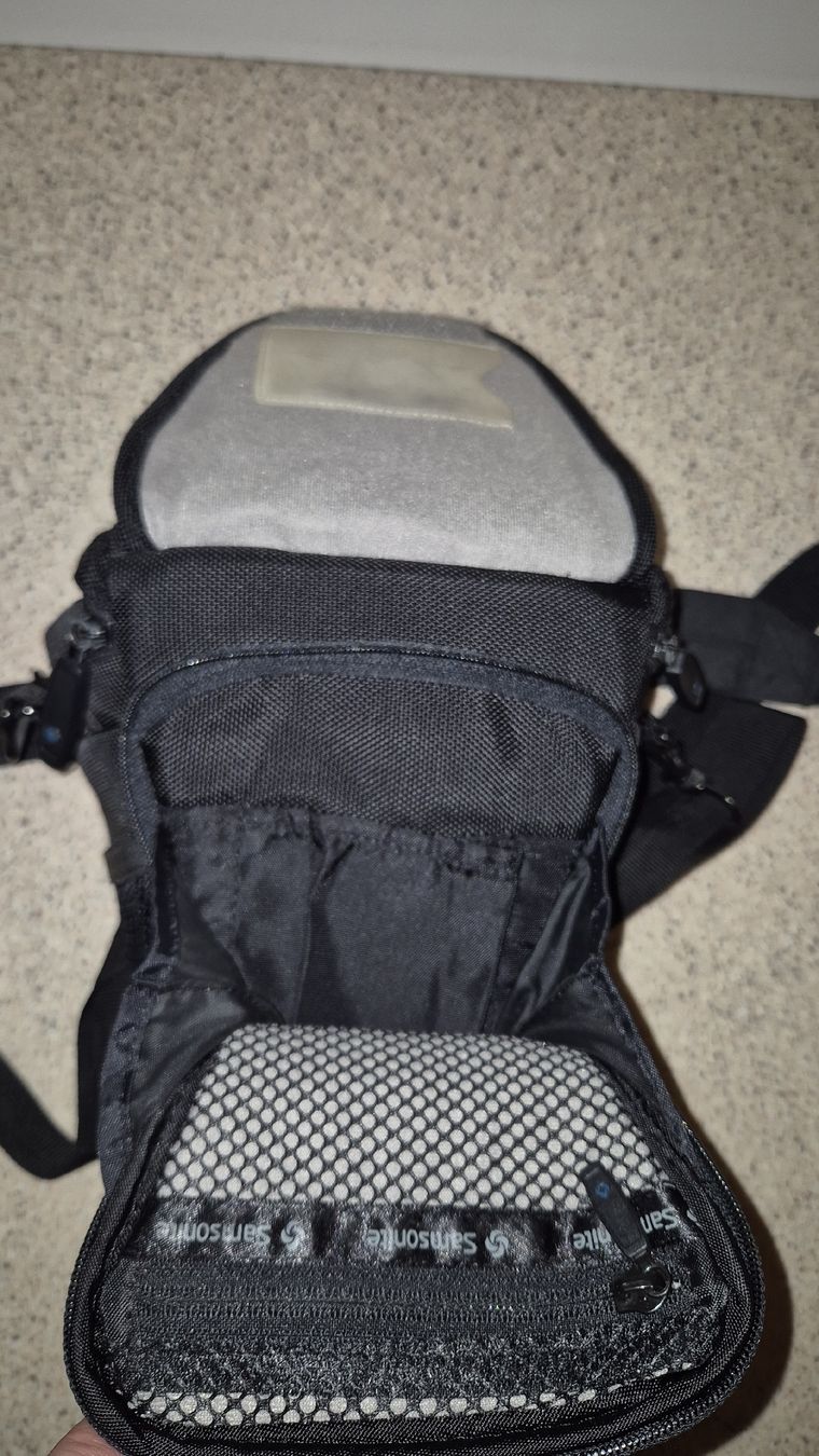 Samsonite Borse: Samsonite DF 72 Colt Kameratasche – Usato da Buchs AG venduto da EasyPeasy 4