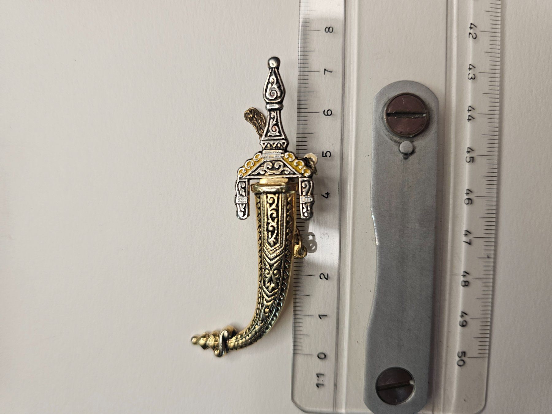 Spille & Fermagli: Brosche Dolch mit Scheide und Kette vergoldet alt – Usato da Zürich venduto da MaisonBelleCachet 5