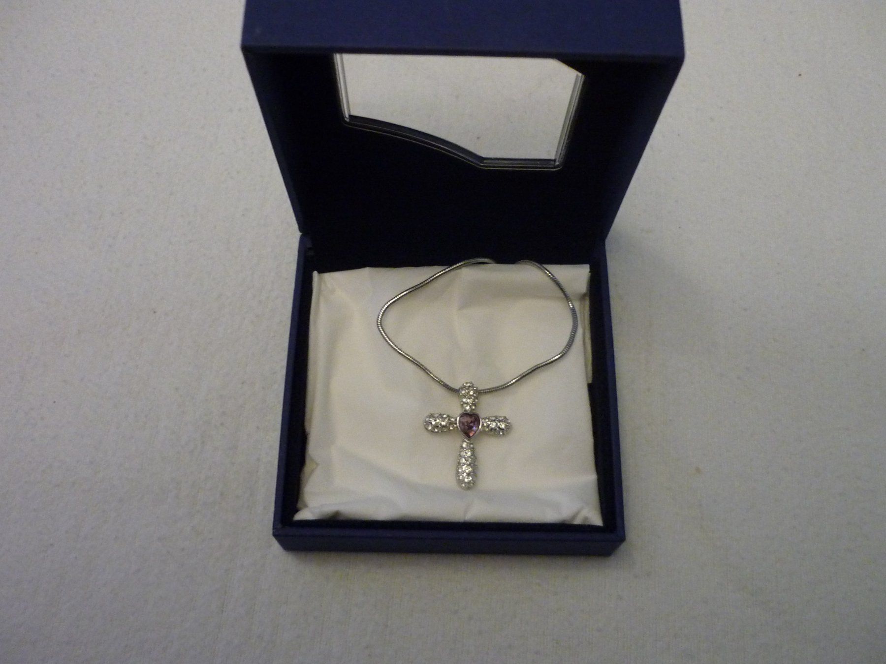 Catenine: Swarovski Halskette Kreuz – Usato da Vaduz venduto da red94angel