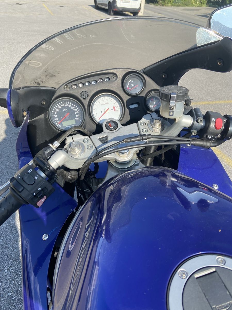 Triumph Strada: Triumph 955i Sprint ST  PRIX FIXE – Usato da Vétroz venduto da fre_b2fh 6