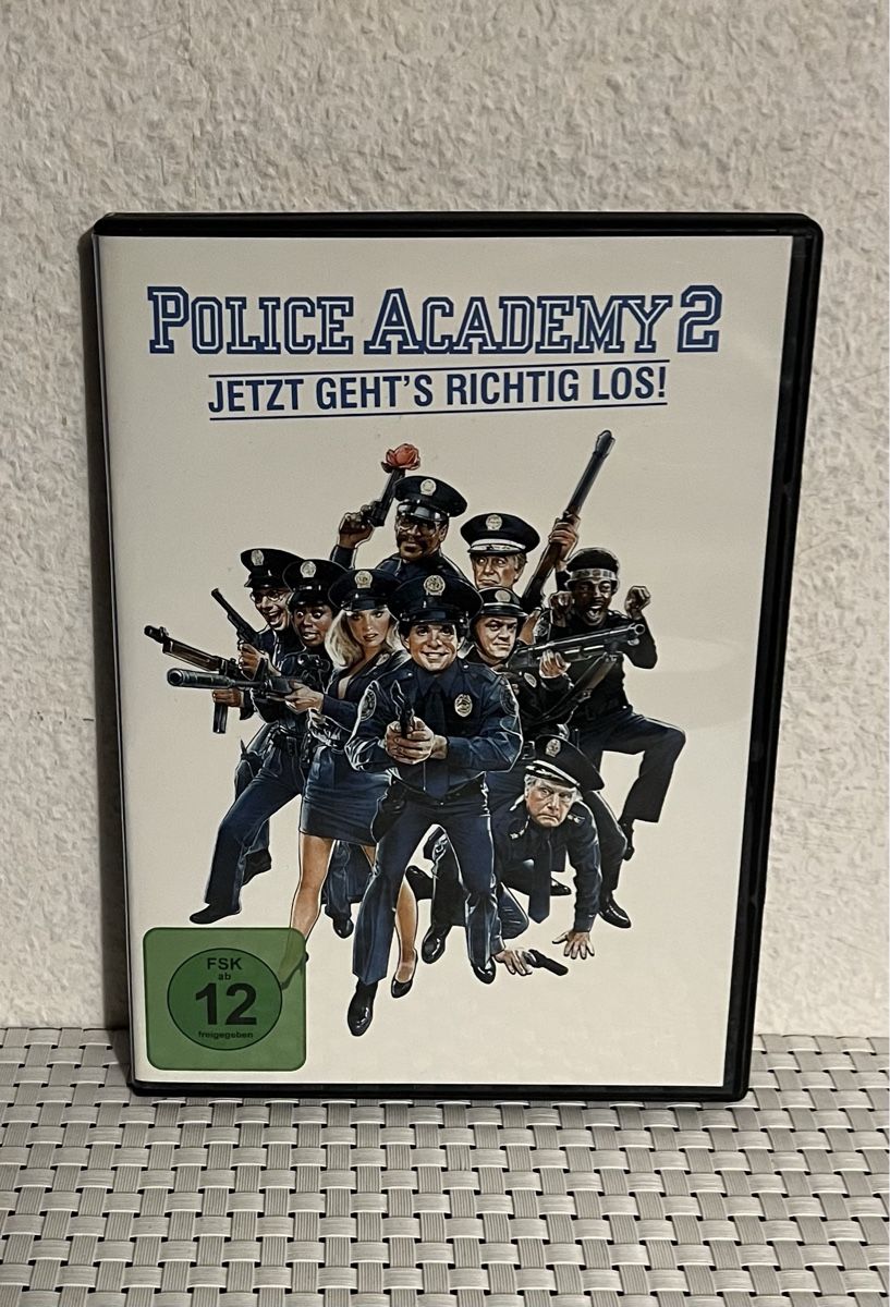 Tutti i DVDs: Police Academy 2 (DVD) – Usato da Flawil venduto da NiceT