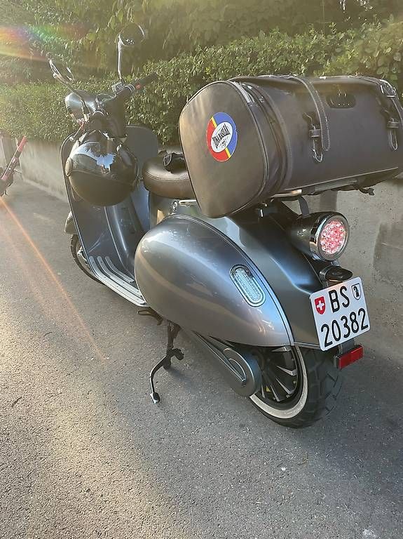 Scooters: Elektro Roller Retro Design 85km/h – D'occasion à Basel par jon_khz5 3