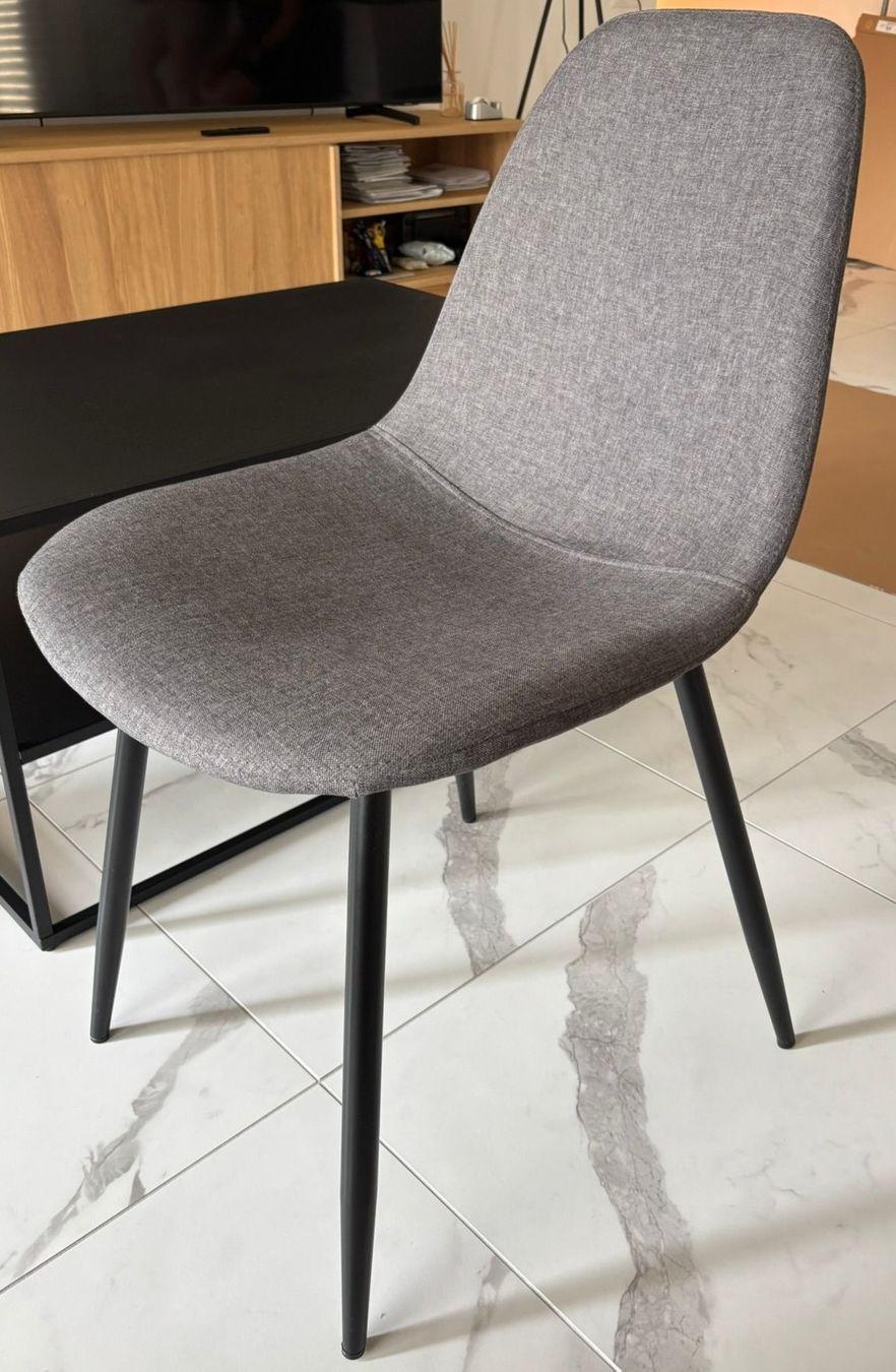 Stühle: Stylish Grey Dining Chair - Modern Design, Great Condition! – Gebraucht aus Balerna von Gabriele.R