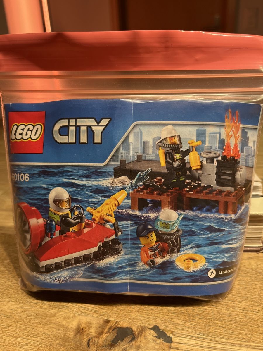 Lego Kit di costruzioni: LEGO City 60106 – Usato da Leuzigen venduto da LaicaStar