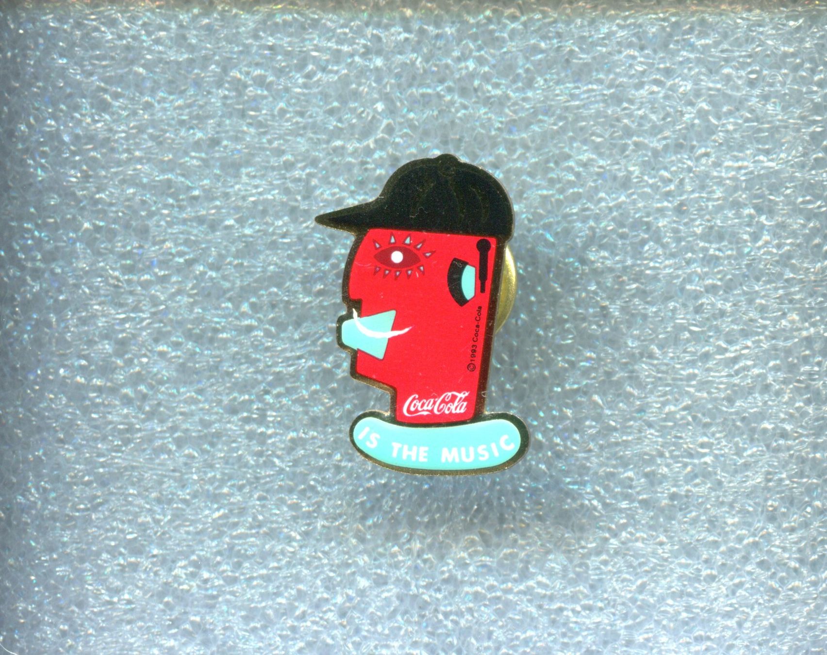 Coca-Cola Placchette & Badge: Coca Cola  IS THE MUSIC – Usato da Winterthur venduto da Sammleroase