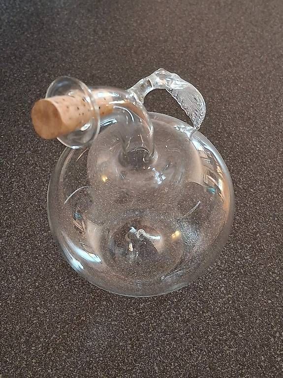 Autres vaisselles & verres: Glasflasche – D'occasion à Langnau i. E. par Li20 3