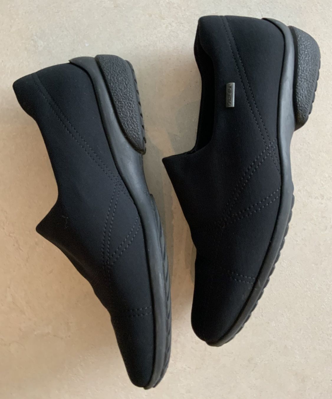 Scarpe da donna: ARA/Goretex Damenschuhe Grösse 3 1/2, schwarz – Nuovo (secondo la descrizione) da rheineck venduto da norwegianwood52 1
