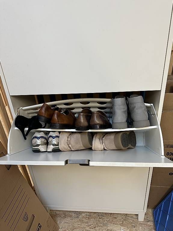 Porte manteau: Schuhgestell Ikea Gratis – D'occasion à Wädenswil par Ktodat 1