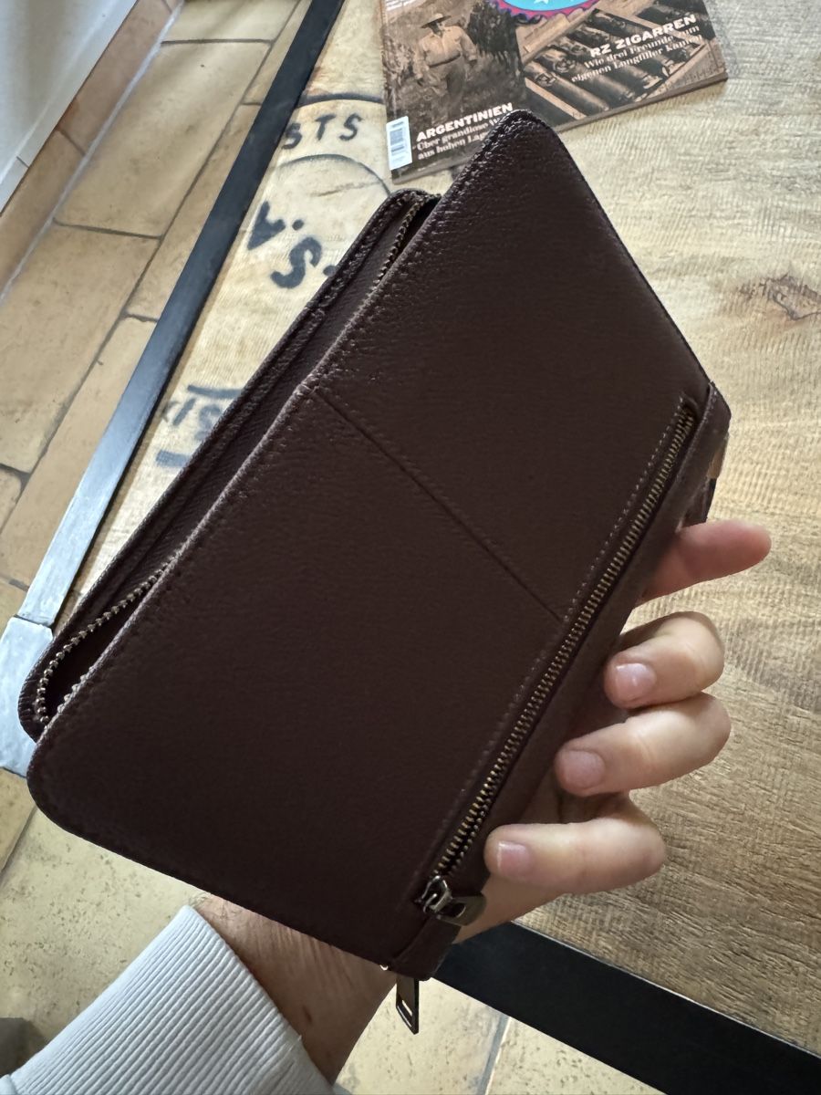 Humidor per sigari: Leather Cigar Case with Accessories – Nuovo (secondo la descrizione) da Seuzach venduto da Wolf936 4