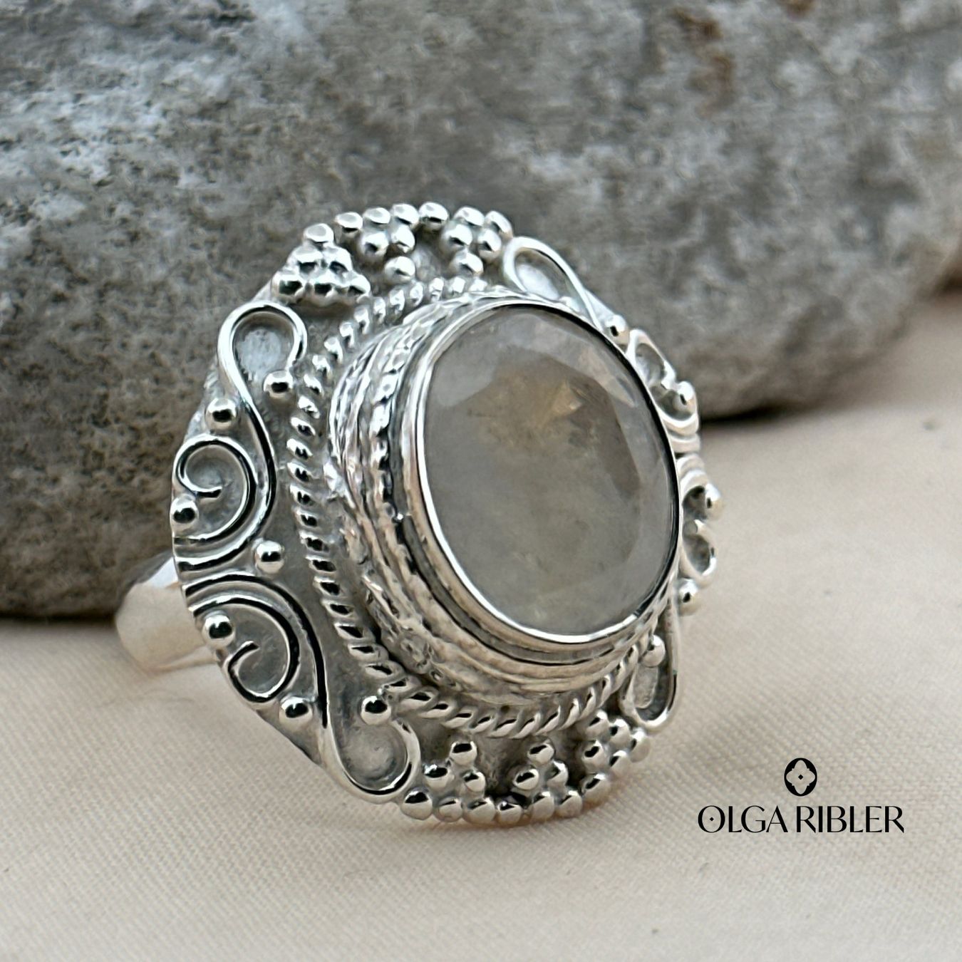 Olga Ribler Anelli: Mondstein Ring Sterling Silber 28 Gramm Ringgrösse 59 – Nuovo (secondo la descrizione) da Luzern venduto da Schmuckoutlet 1