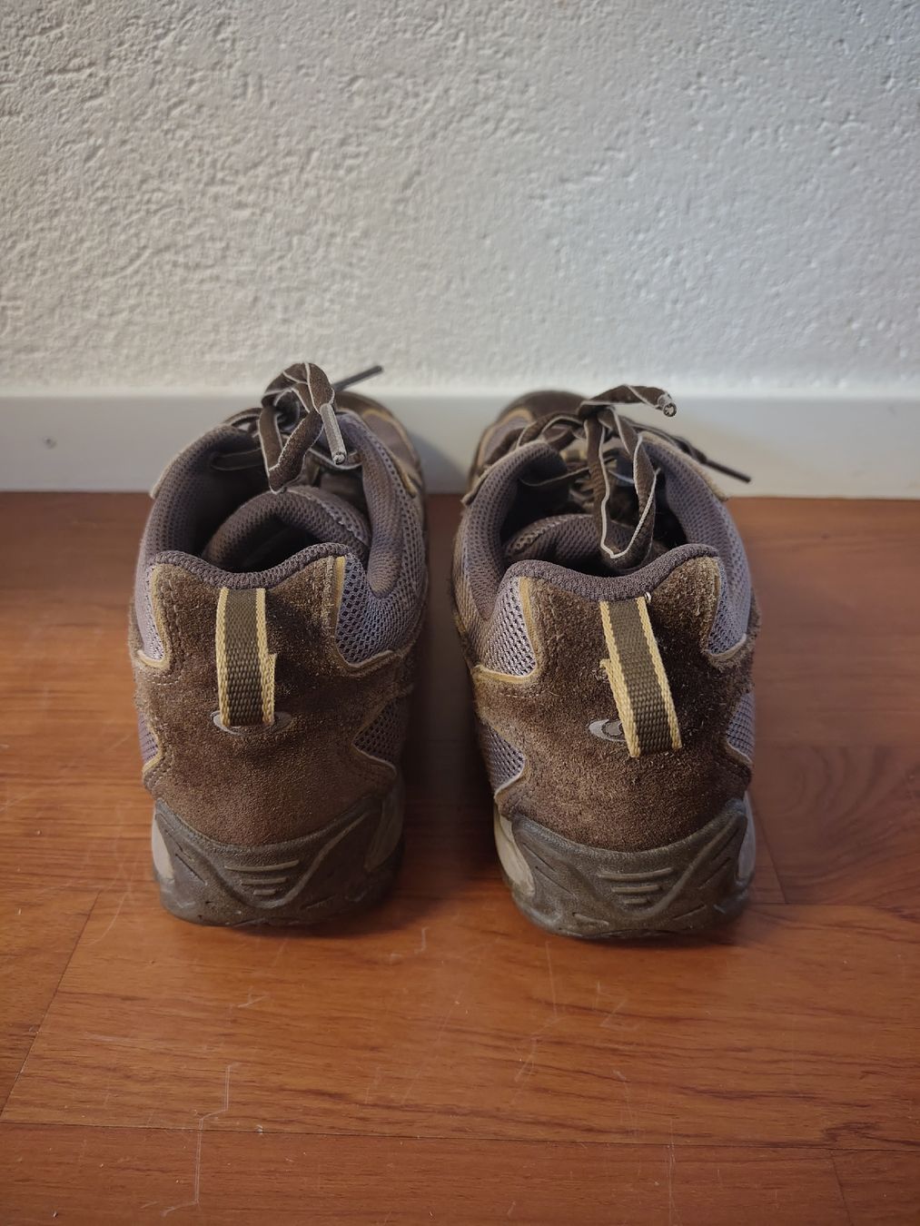 Salomon Chaussures hommes: Trekkingschuhe Salomon Herren Grösse 44  – D'occasion à Steinmaur par Cberni 3