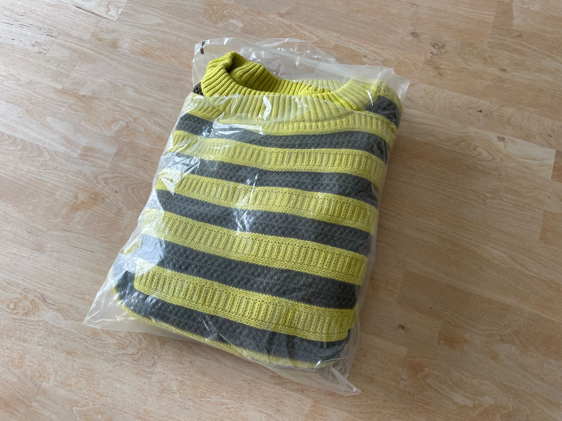 Maglioni & Felpe: Pullover braun/gelb Gr. 44/46 – Nuovo (secondo la descrizione) da Sursee venduto da Schriftgestalter 3